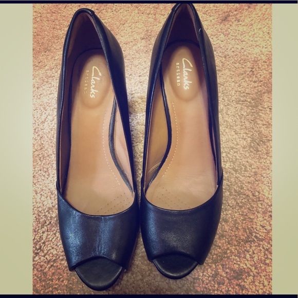 clarks open toe heels